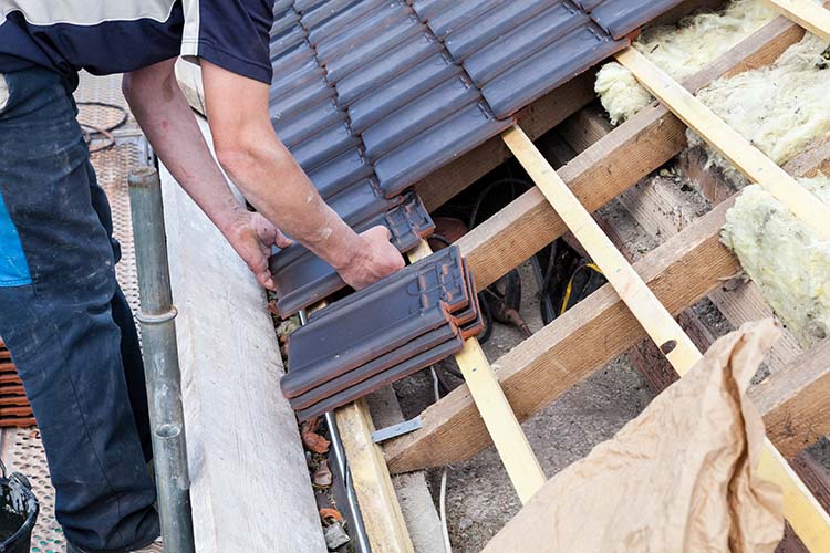 Travaux de couverture, Flers